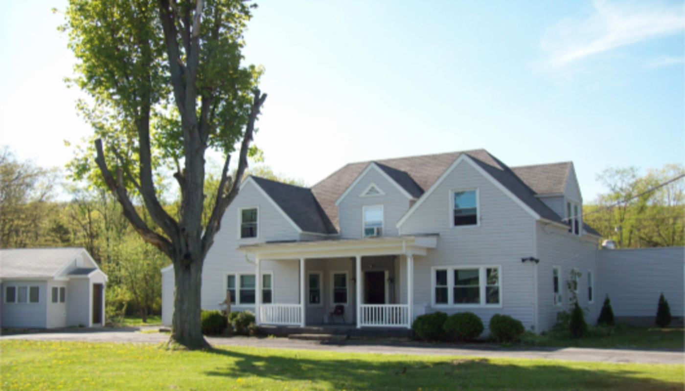 Pyramid Tyrone Pine Ridge Manor